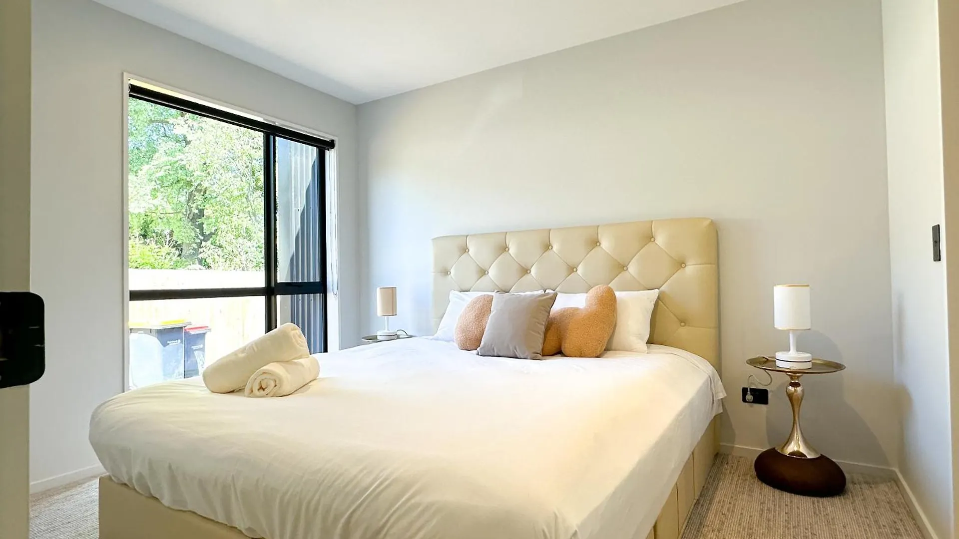 Kontakt z Charming 1Br Retreat Next To Uc